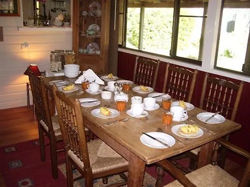 Lagoon Pocket Bed & Breakfast Bed & Breakfast Australia